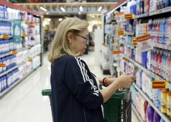 Ir ao supermercado é quase 21 euros mais caro do que há um ano