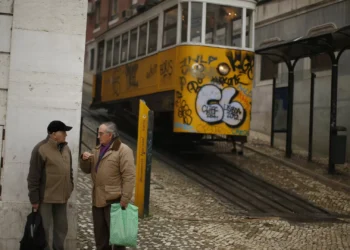 Caixa Geral de Aposentações. Pensionistas recebem reforma com novas tabelas do IRS