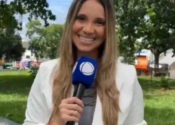 Repórter da Record entra em trabalho de parto ao vivo
