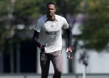 Palmeiras acerta contratação do goleiro Carlos Miguel, ex-Corinthians, por 4 milhões de euros