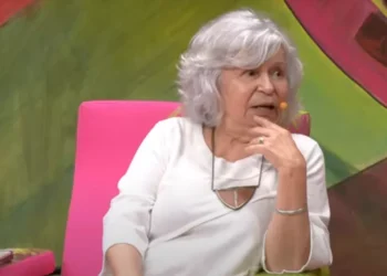 Alice Ruiz é aplaudida de pé na Flip em mesa que celebrou poetas mulheres