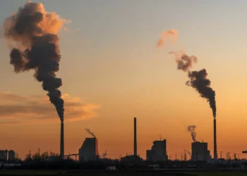 Preços na produção industrial caem 3,7% em julho