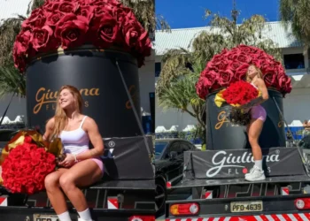 Virginia Fonseca recebe flores e gera especulações nas redes sociais