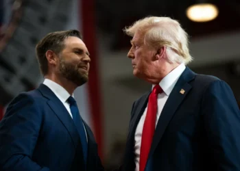 Trump aponta JD Vance como seu provável sucessor a candidato republicano