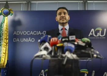 Líder do governo no Senado acredita que Lula já decidiu sobre escolha de Messias ao STF