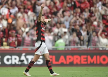 Palmeiras sofre com erros individuais, Pedro se destaca e Flamengo vence ‘final’ do Brasileirão