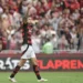 Palmeiras sofre com erros individuais, Pedro se destaca e Flamengo vence ‘final’ do Brasileirão
