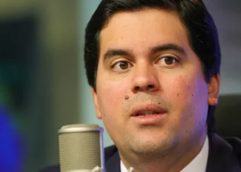 Partidos punem ministros do Esporte e Turismo por desobediência