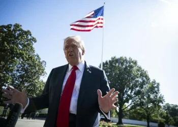 Republicanos reforçam ameaça de demissões em massa nos EUA por ‘shutdown’