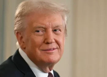 Trump alivia parcialmente tarifas para produção de automóveis e motores nos EUA