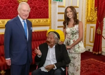 Anitta e Cacique Raoni são recebidos pelo Rei Charles III na Inglaterra