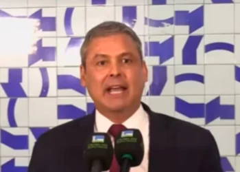 Líder do PT vai ao STF por prisão de Ramagem e questiona Câmara sobre licença médica