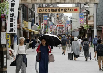 Salários reais no Japão caem pelo nono mês consecutivo face à crescente inflação