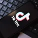 TikTok assina acordo de vende de operações nos EUA, diz site