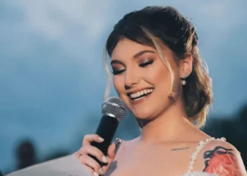 Isabel Veloso passa por procedimento respiratório após ser extubada