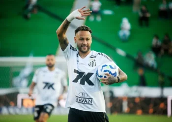 Neymar marca 3 gols na vitória sobre o Juventude e dá fôlego ao Santos