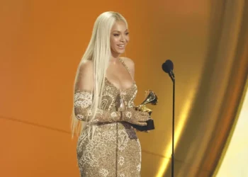 Beyoncé é a 5ª cantora do mundo a se tornar bilionária, diz Forbes