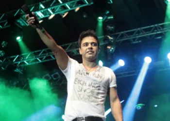 SBT troca especial de Zezé Di Camargo por episódio inédito de Chaves