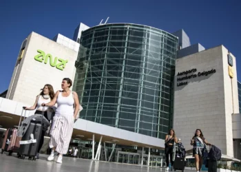 Governo começa negociações sobre alterações ao novo aeroporto de Lisboa com ANA