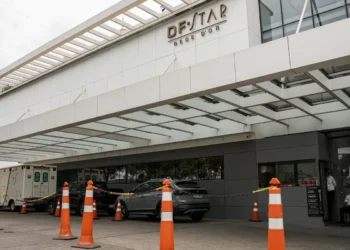 Bolsonaro passa por cirurgia após crise de soluço