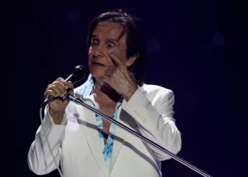 Roberto Carlos sofre acidente em gravação do especial de fim de ano da Globo