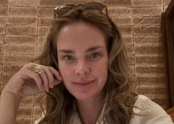 Após vídeo do filho, Letícia Birkheuer contesta acusações e acusa ex-marido