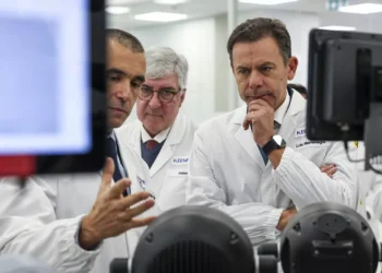 Montenegro diz que reforma laboral não é para fazer quando anda “à rasca”