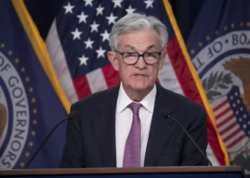 Governo dos EUA ameaça banco central com tribunais por não cortar taxa de juro