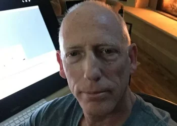 Scott Adams, criador do quadrinho ‘Dilbert’, morre aos 68 anos