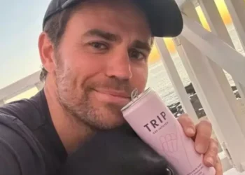 Paul Wesley, ator de TVD, usa as redes sociais para pedir justiça pelo Cão Orelha