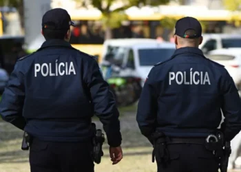 Policiais de Lisboa são presos acusados de torturar imigrantes e moradores de rua