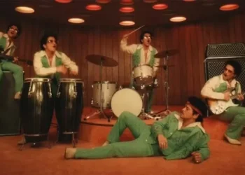 Bruno Mars lança novo single e abre caminho para ‘The Romantic’ com ‘I Just Might’