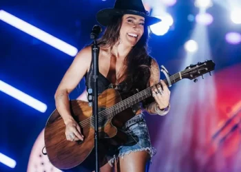 Lauana Prado anuncia gravidez após término de noivado