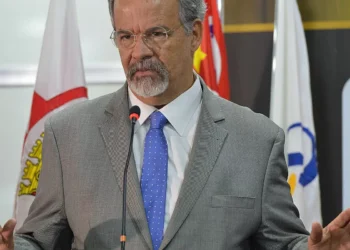 Políticos de todas tendências homenageiam Raul Jungmann