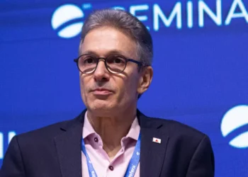 ‘Mais candidatos não significa divisão, são mais votos’, diz Zema em meio tensão da direita 