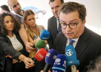 Ministro das Finanças alerta para baixa rentabilidade dos produtos de poupança