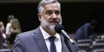 Paulo Pimenta diz que Viana fraudou a votação na CPMI: ‘Violou a democracia’