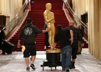 O tapete vermelho virou cinema: por que os looks de 2026 contam histórias melhores que os filmes