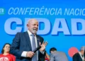 Lula critica Zema por não usar R$ 3,5 bi em obras de prevenção à chuva