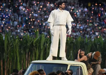 Bad Bunny celebra Porto Rico no Super Bowl e irrita Trump