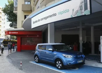 Veículos elétricos crescem acima dos 50% no primeiro mês do ano