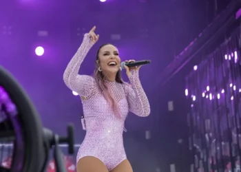 Durante show em SP, Ivete Sangalo anuncia cirurgia para este domingo